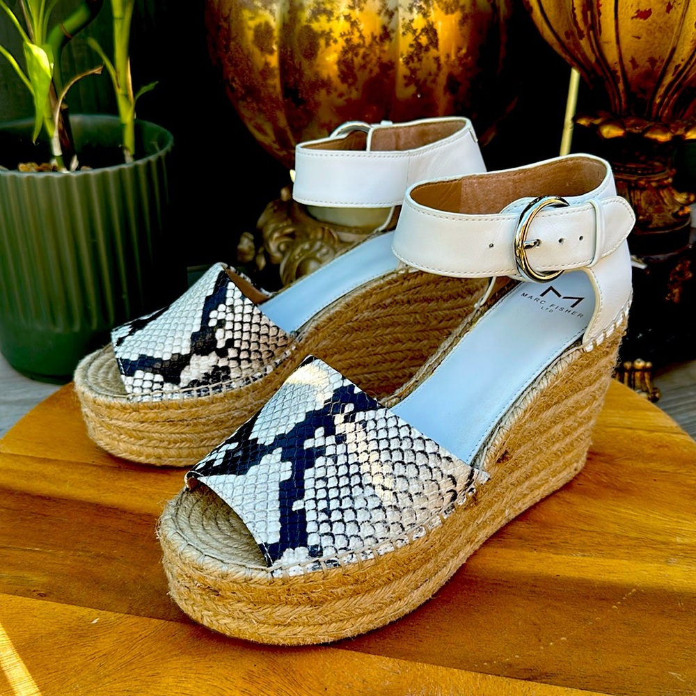 Marc Fisher LTD ALIDA Python Snake Print Wedge Espadrille Sandals Size 8